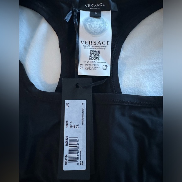 Greca Border Gym Sports Bra & leggings - Picture 11 of 13